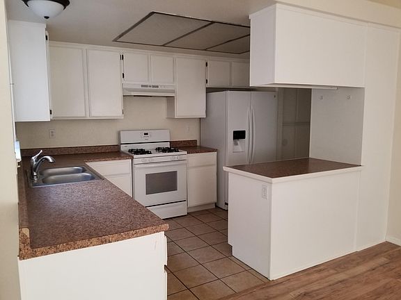 5th image of 27793 Cannon Dr