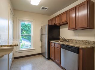 715 S Beech Apt 2 - Available 8/1/26 - Second Floor 1 Bedroom Close To Shops And Restaurants, Syracuse, NY 13210