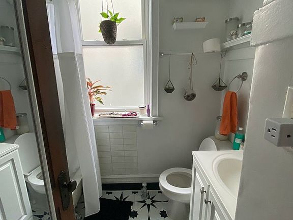 4th image of 3308 N Clifton Ave #7403890