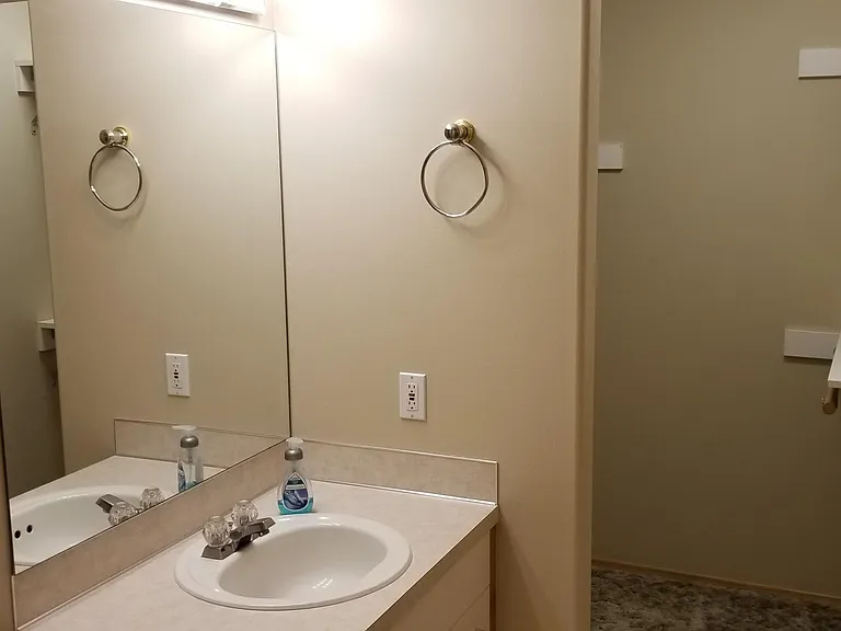 View from MBa into Walk-in Closet