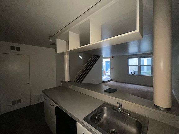 3rd image of 2629 Brown St APT 415