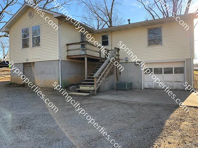 505 W Carman Rd — Photo 3