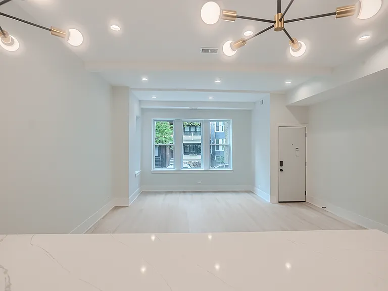1830 W Cuyler Ave #2 — Photo 24