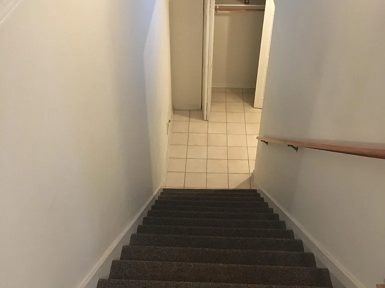 558 Kelvington Dr #3 — Photo 4