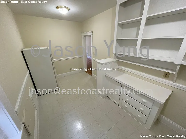 55 Linden St #5 — Photo 7