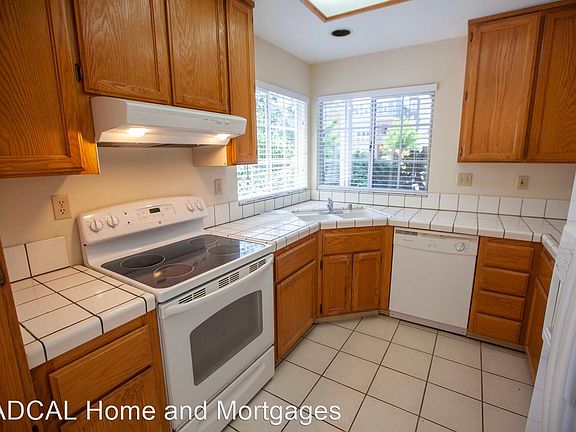 4th image of 1776 Lucretia Ave