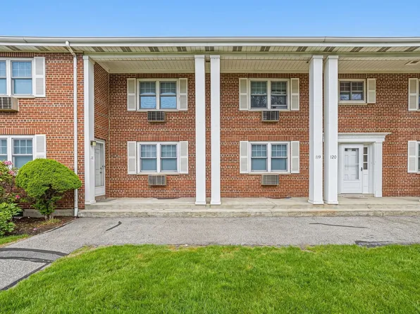 119 Emerson Gardens Rd #119, Lexington, MA 02420