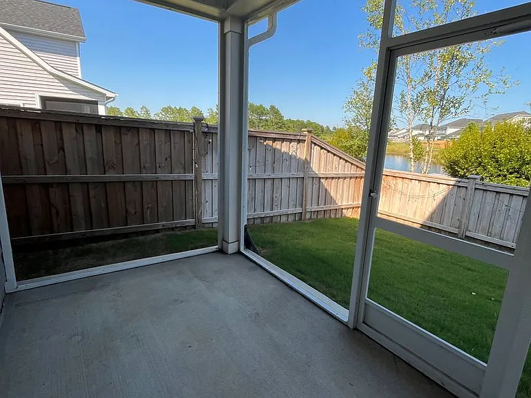 7404 Springwater Dr — Photo 30