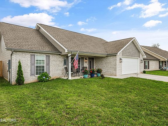 2nd image of 218 Horton Ln