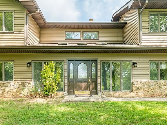 2nd image of 1102 Long Leaf Dr