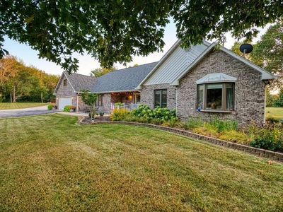 1 Hickory Dr, Paris, IL, 61944