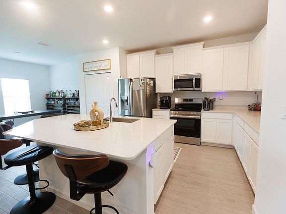 3rd image of 9639 Gaynor Cir