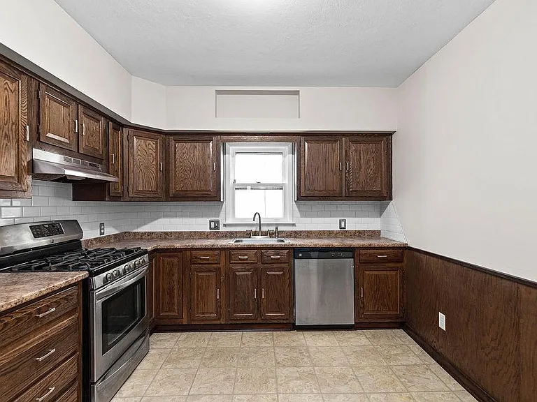 204 Hixson Ave — Photo 6