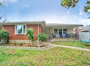 10 Briarcliff Rd, Staten Island, NY 10305