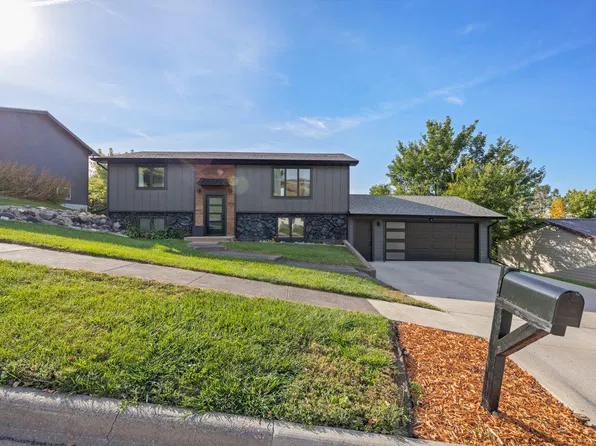 2105 Antelope St, Pierre, SD 57501