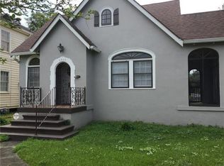 3930 Fairmont Dr, New Orleans, LA 70122