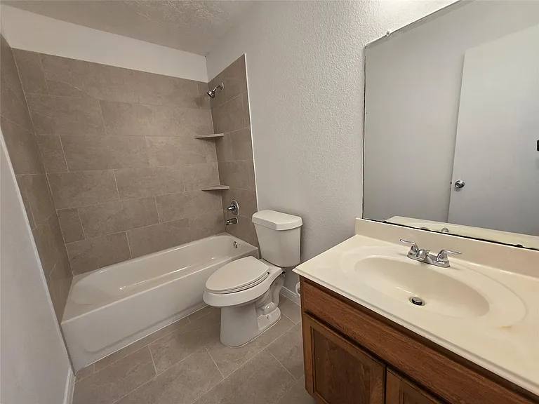 427 Remington Heights Dr — Photo 5