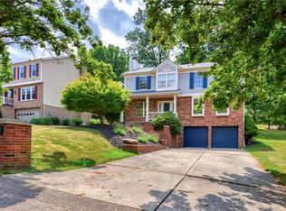 112 Amberwood Ct, Bethel Park, PA 15102