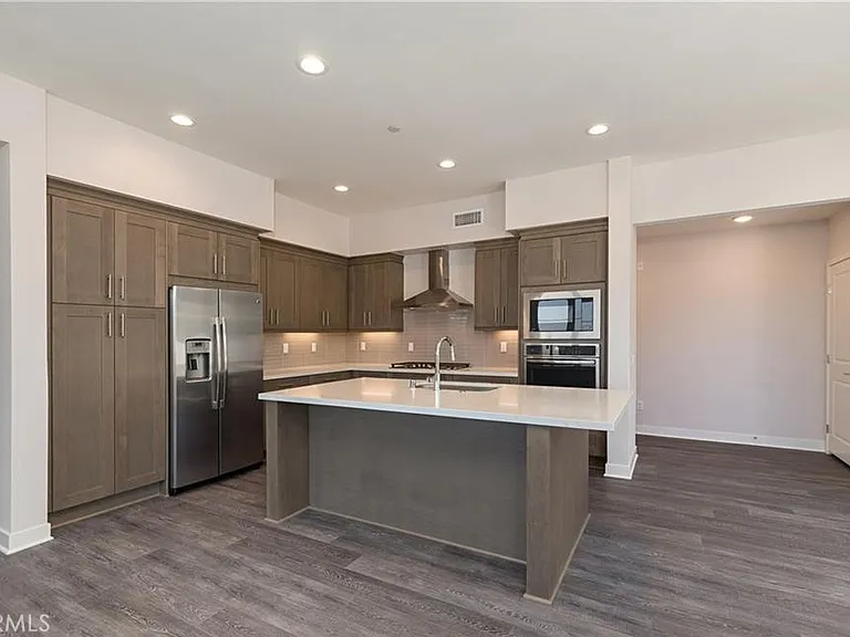 326 Doheny Way — Photo 5