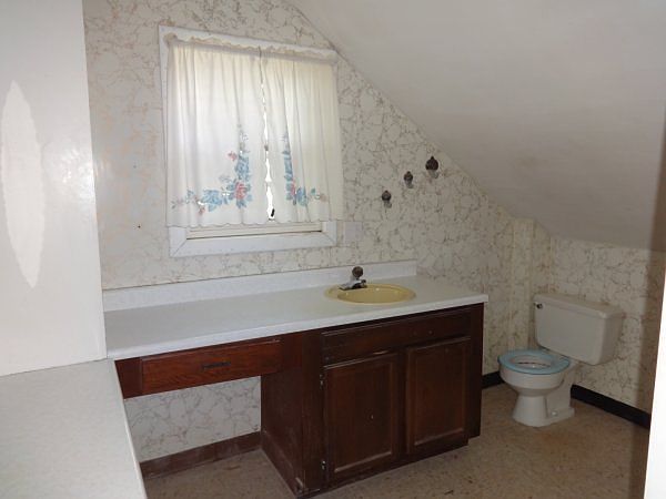 2nd image of 1386 Briarwood Ave