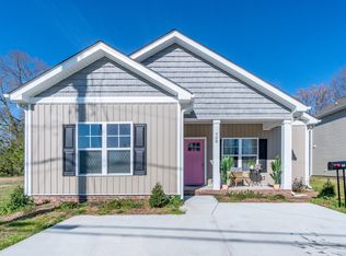 708 S Pollock St, Selma, NC 27576