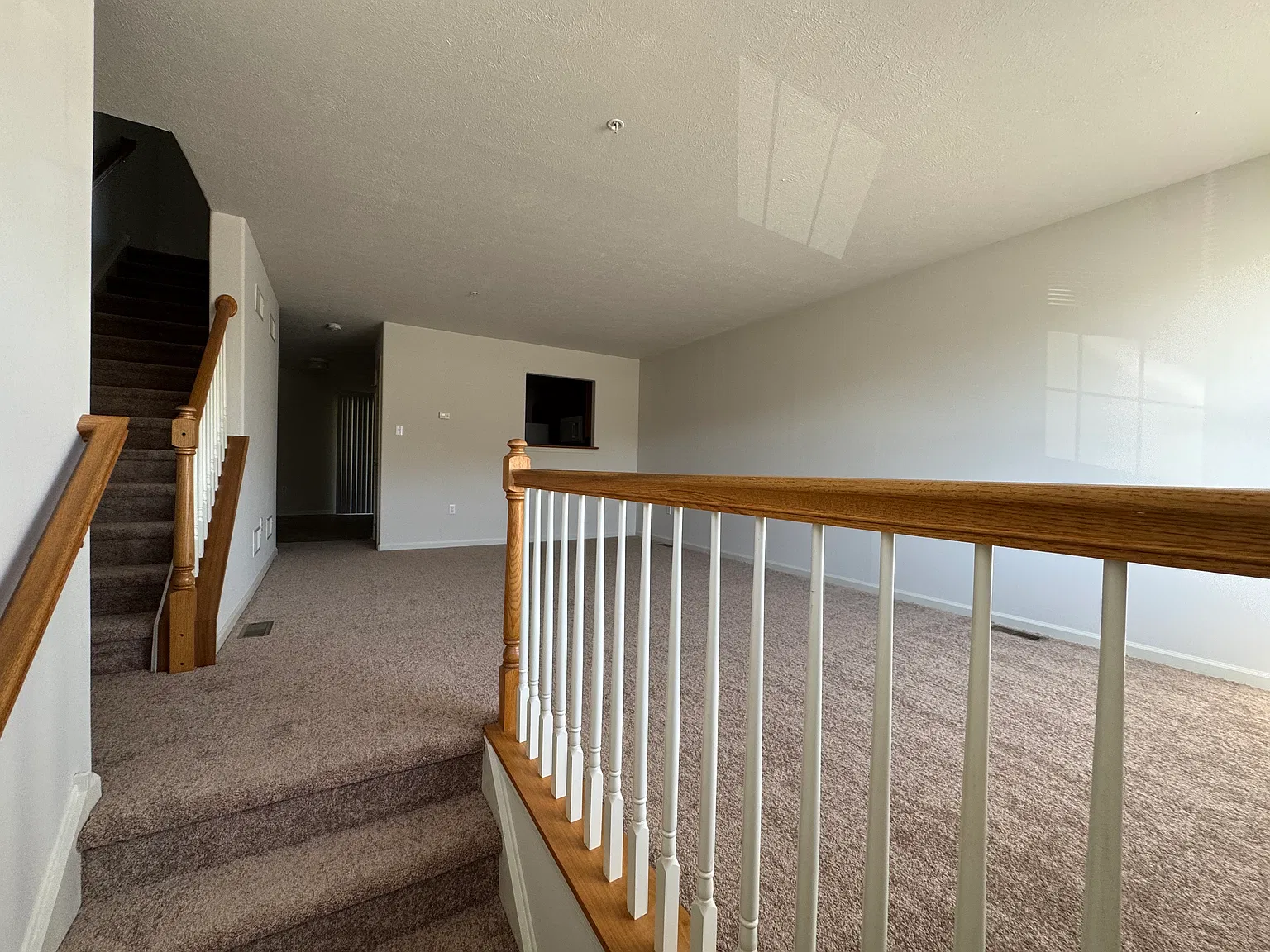 3 bed, 1.5 bath, 1296 sqft, $1,900 — Photo 2
