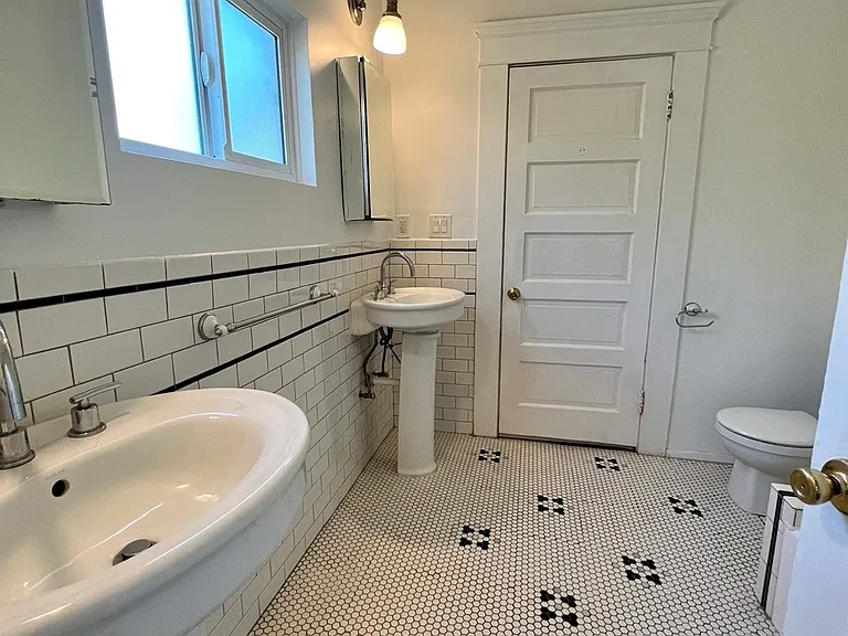 2822 W Avenue 33 — Photo 12