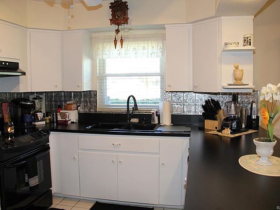 2nd image of 3951 N Passion Flower Way