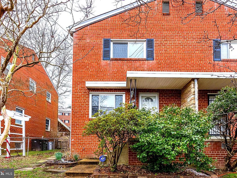 1st image of 208 W Taylor Run Pkwy