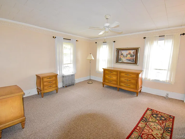 376 Terryville Rd — Photo 12