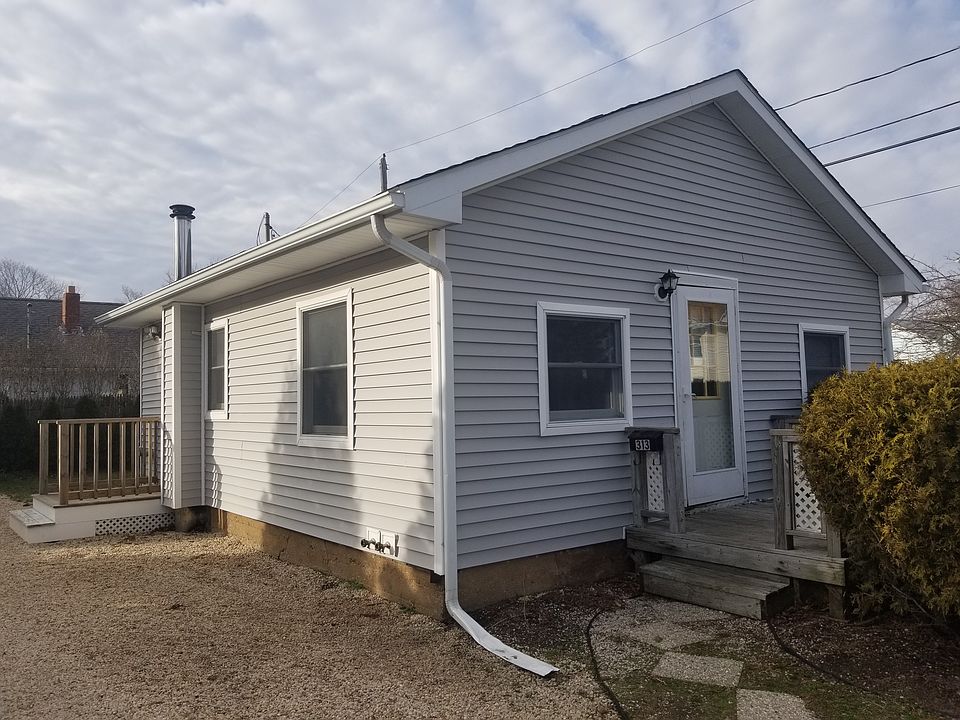 1st image of 560 Flint St