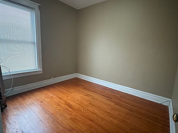 5th image of 5531 S Wood St #2