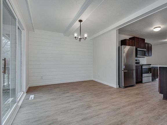 5th image of 3303 Glen Oaks Ave