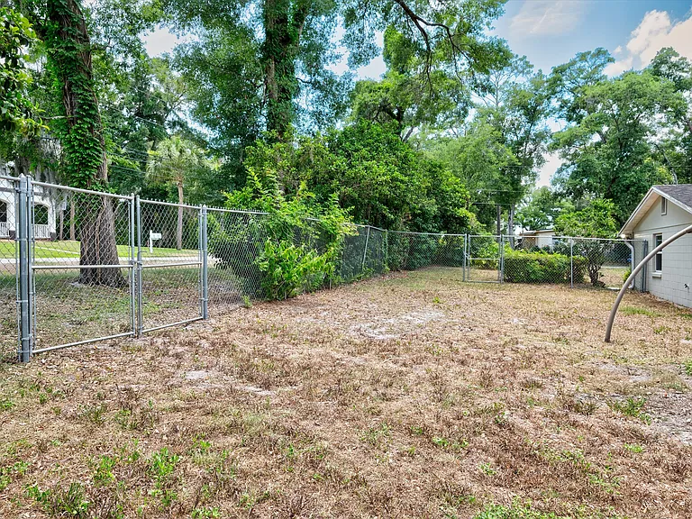 878 Evergreen Ave — Photo 25