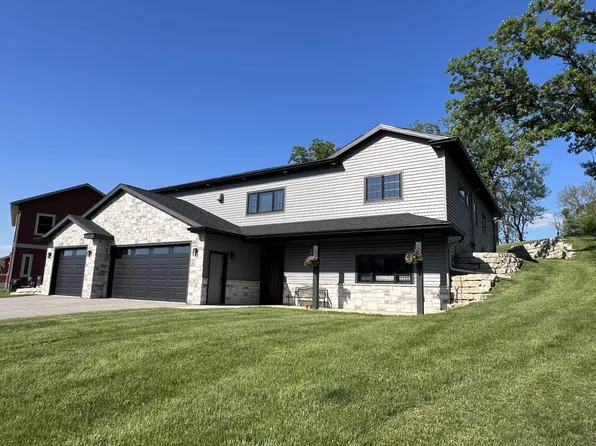 107 Savannah Cir, Barneveld, WI 53507