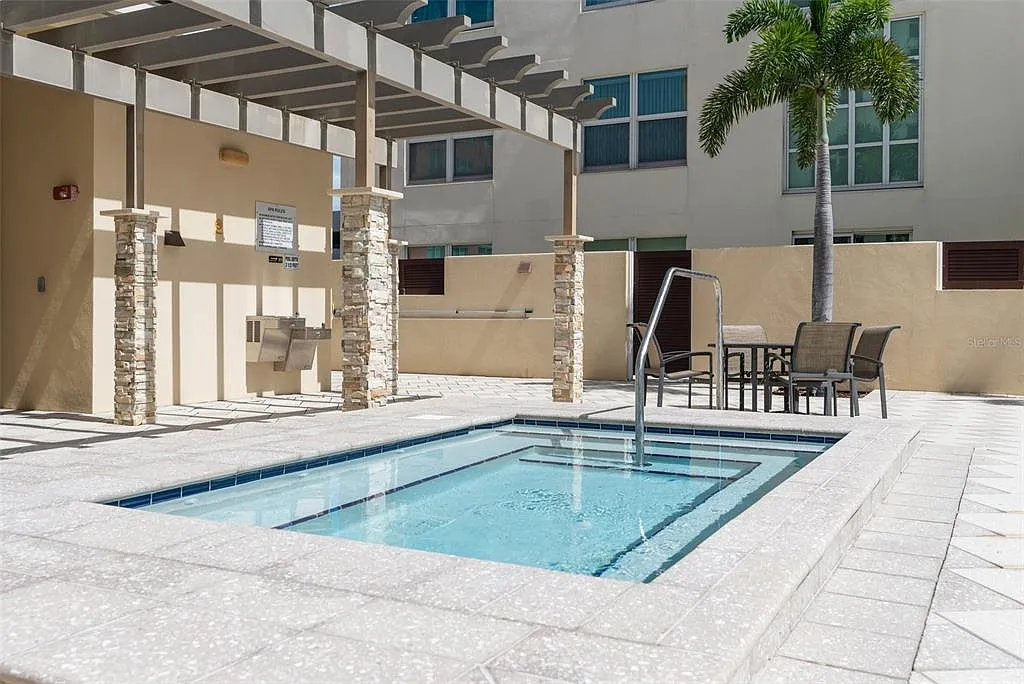 2 bed, 2.0 bath, 1218 sqft, $3,400 — Photo 3