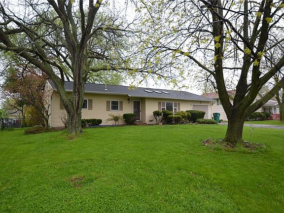 3rd image of 48 Wallman Dr