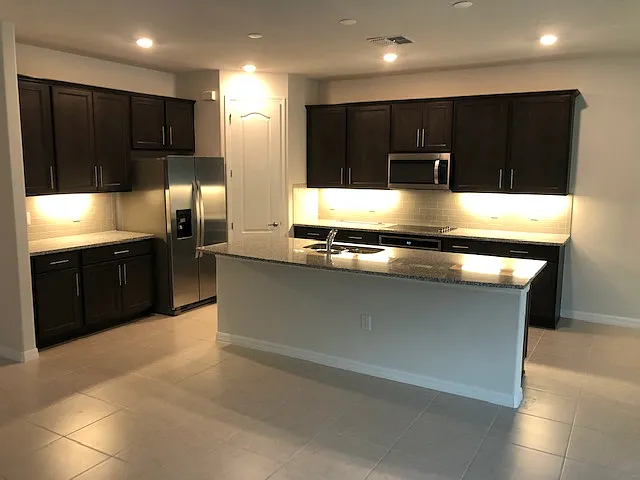 4 bed, 2847 sqft, $3,000 — Photo 4