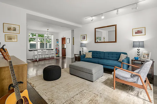 Sold by Park Property Advisors | media 3