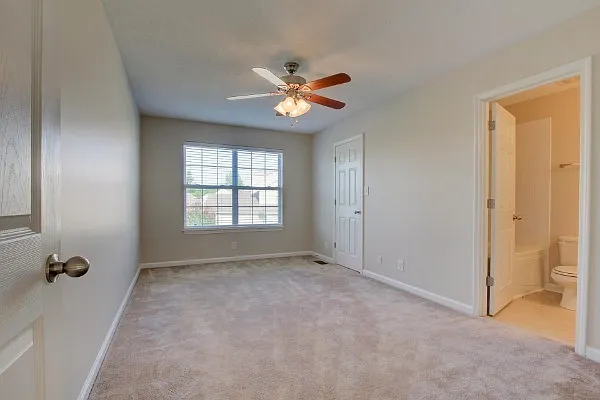 112 Alexander Blvd — Photo 9