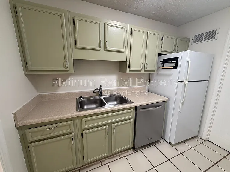 906 Country Park Dr SE — Photo 11