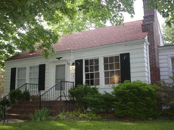 121 E South St, Greenville, IL 62246