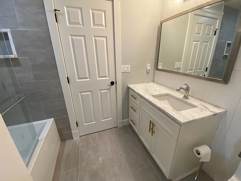 10535 NE 20th Pl — Photo 9