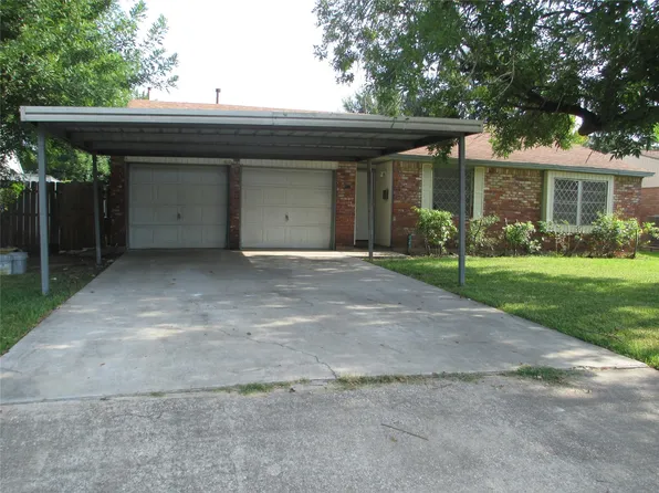 500 Harold Ln, Baytown, TX 77521