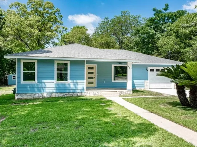 529 Laurel Ln — Photo 1