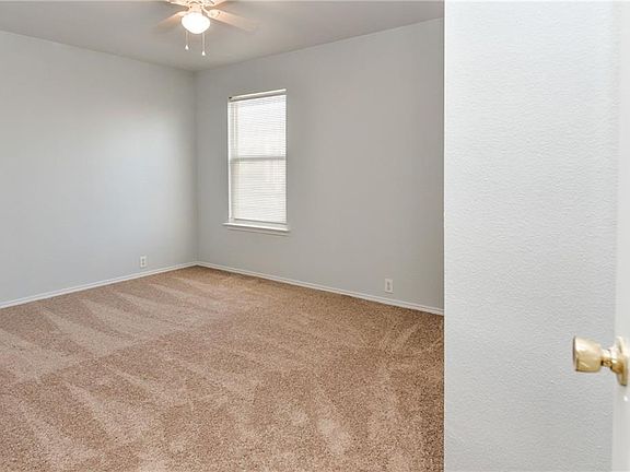 5th image of 211 Edmundson Ct