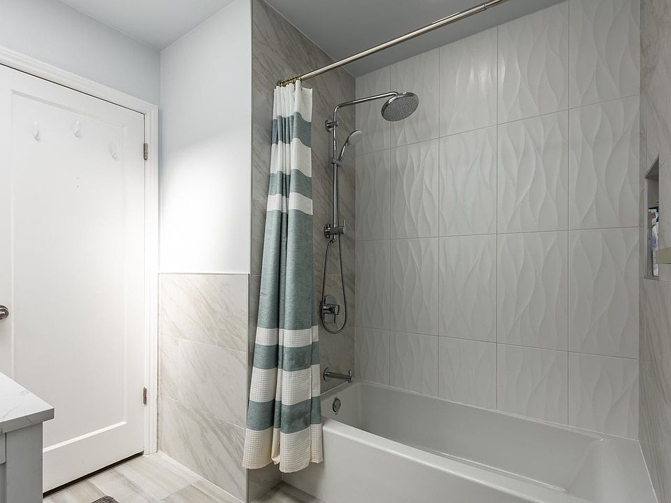 Newly renovated bath