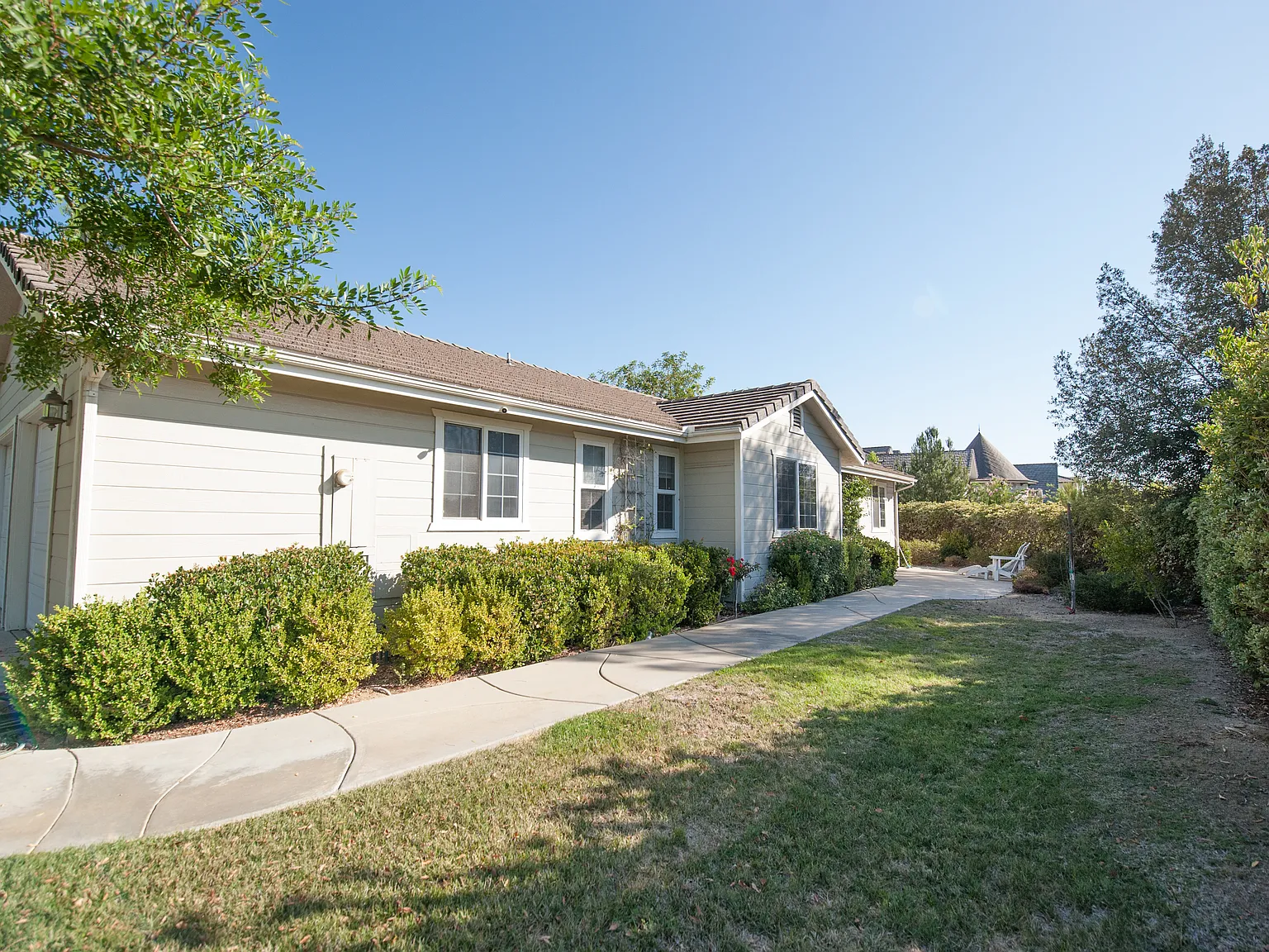 2 bed, 1200 sqft, $2,600 — Photo 3
