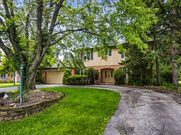24656 S Willow Brook Trl, Crete, IL 60417
