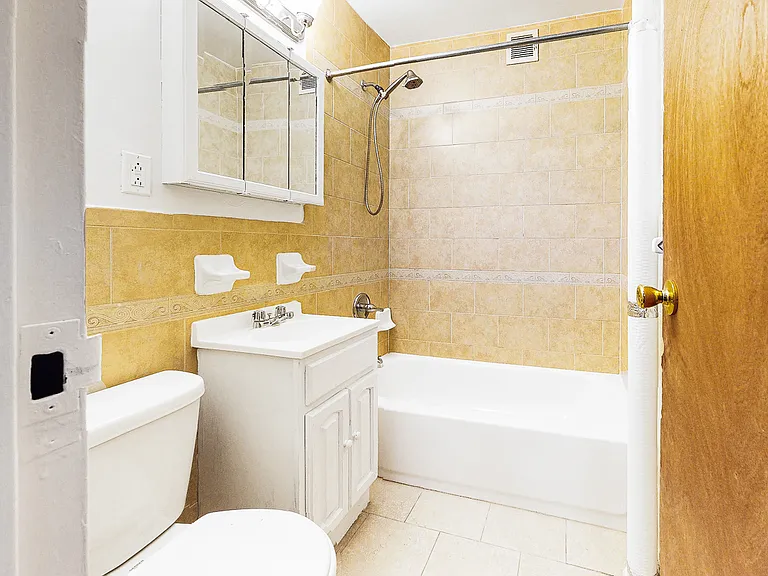 133 W 116th St #3B — Photo 7